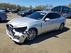 Infiniti Q50 3.7L 6 2015