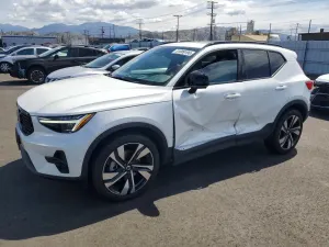 Volvo XC40 2.0L 4 2024