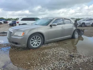 Chrysler 300C 5.7L 8 2014
