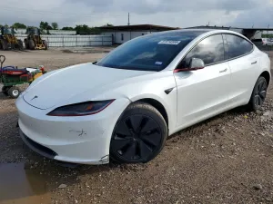 Tesla Model 3 2025