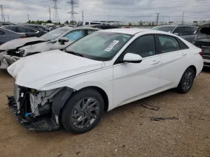 Hyundai Elantra 2.0L 4 2024