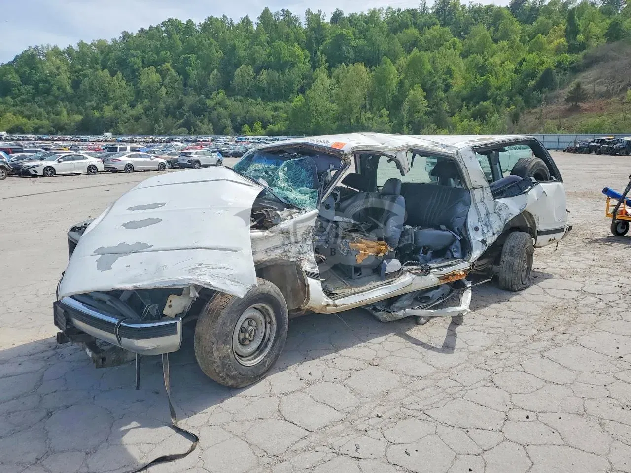 Chevrolet Suburban 5.7L 8 1996
