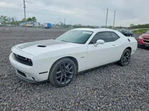 Dodge Challenger 5.7L 8 2017