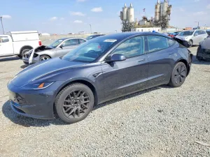 Tesla Model 3 2025