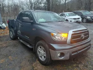 Toyota Tundra 5.7L 8 2010