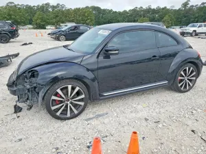 Volkswagen Beetle 2.0L 4 2012