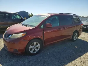 Toyota Sienna 3.5L 6 2014