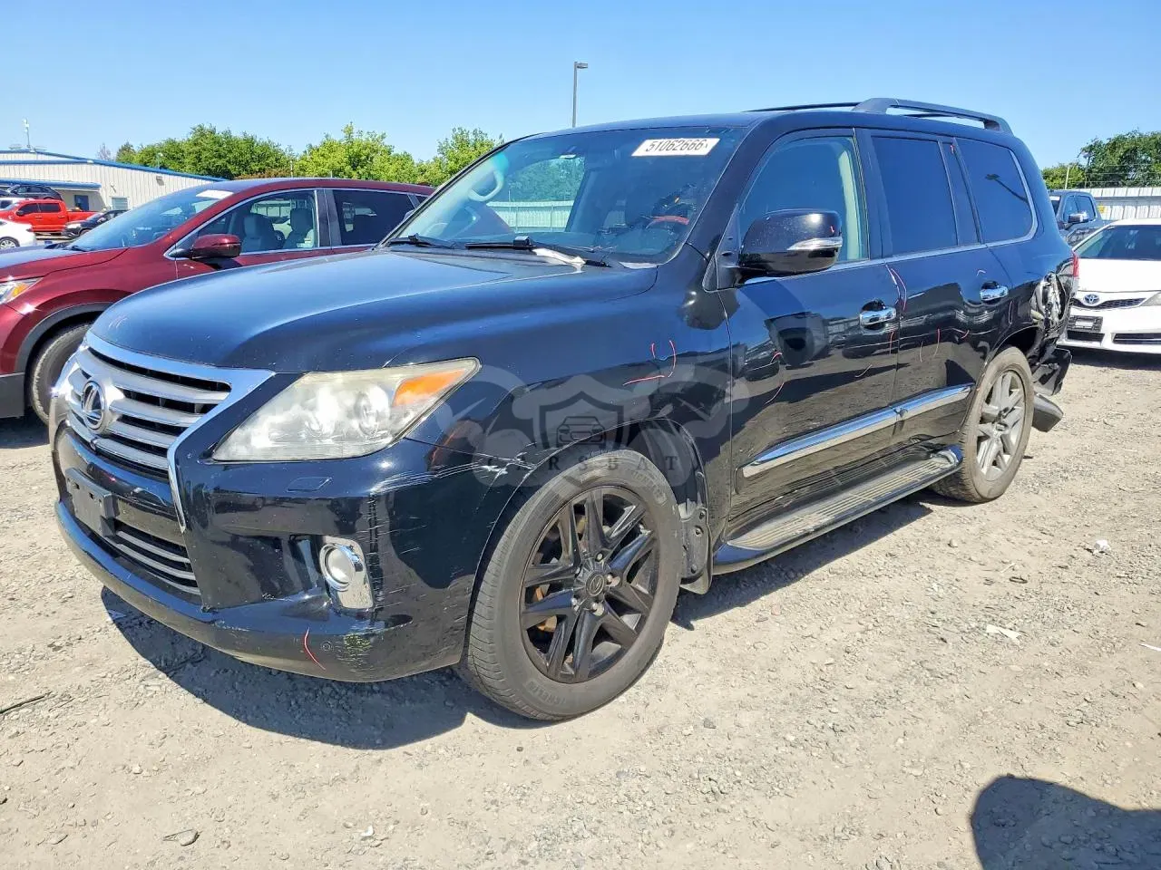 Lexus LX 5.7L 8 2013