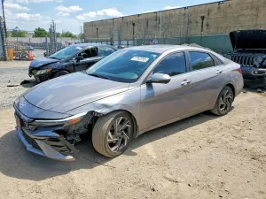 Hyundai Elantra 2.0L 4 2024