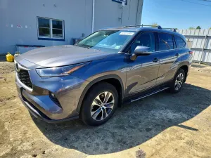 Toyota Highlander 3.5L 6 2021