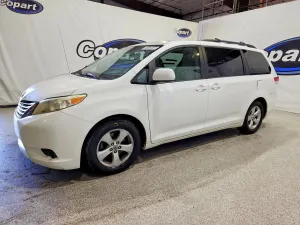 Toyota Sienna 3.5L 6 2012