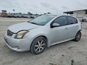 Nissan Sentra 2.0L 4 2012