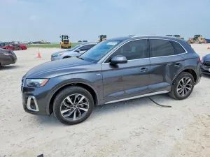 Audi Q5 2.0L 4 2022