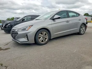 Hyundai Elantra 2.0L 4 2020