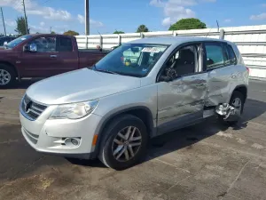 Volkswagen Tiguan 2.0L 4 2011