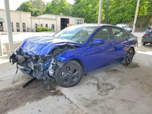 Hyundai Elantra 2.0L 4 2023
