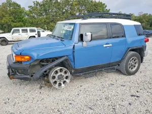 Toyota FJ Cruiser 4.0L 6 2013