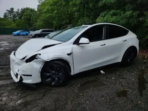 Tesla Model Y 2025