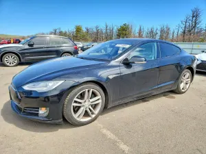 Tesla Model S 2013