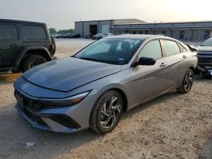 Hyundai Elantra 2.0L 4 2025