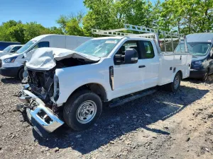 Ford F-250 6.8L 8 2023
