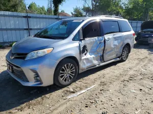 Toyota Sienna 3.5L 6 2018