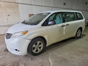 Toyota Sienna 3.5L 6 2012