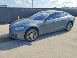 Tesla Model S 2012