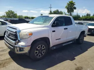 Toyota Tundra 5.7L 8 2015