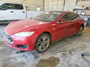 Tesla Model S 2015