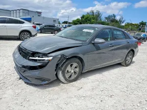 Hyundai Elantra 2.0L 4 2025