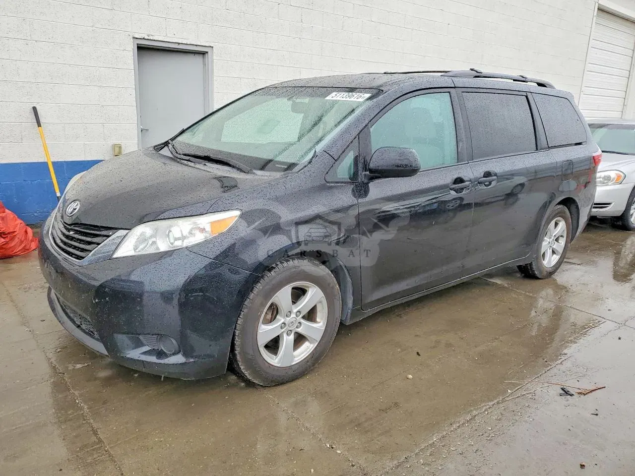 Toyota Sienna 3.5L 6 2016