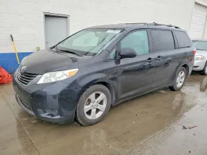 Toyota Sienna 3.5L 6 2016