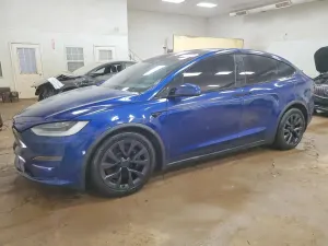 Tesla Model X 2022