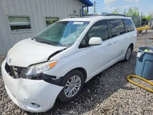 Toyota Sienna 3.5L 6 2014