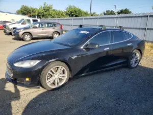 Tesla Model S 2015
