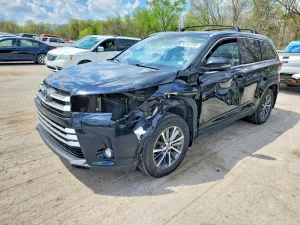 Toyota Highlander 3.5L 6 2017