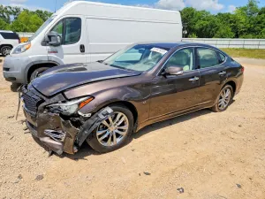 Infiniti Q70 3.7L 6 2019