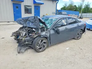 Hyundai Elantra 2.0L 4 2025