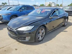 Tesla Model S 2015