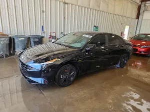 Hyundai Elantra 2.0L 4 2023