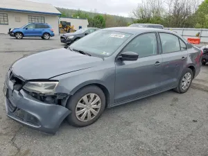 Volkswagen Jetta 2.0L 4 2013