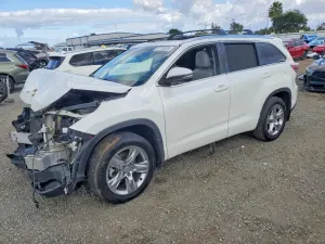 Toyota Highlander 3.5L 6 2015