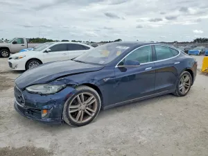 Tesla Model S 2013