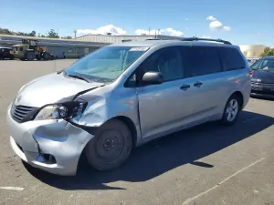 Toyota Sienna 3.5L 6 2014