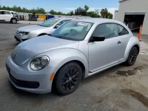 Volkswagen Beetle 2.5L 5 2013