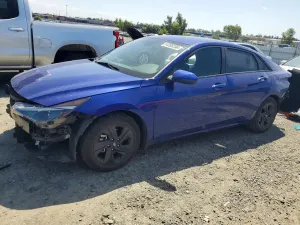 Hyundai Elantra 2.0L 4 2023
