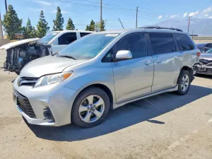 Toyota Sienna 3.5L 6 2019