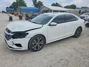 Volkswagen Passat 2.0L 4 2021