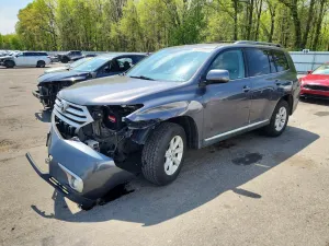 Toyota Highlander 3.5L 6 2013